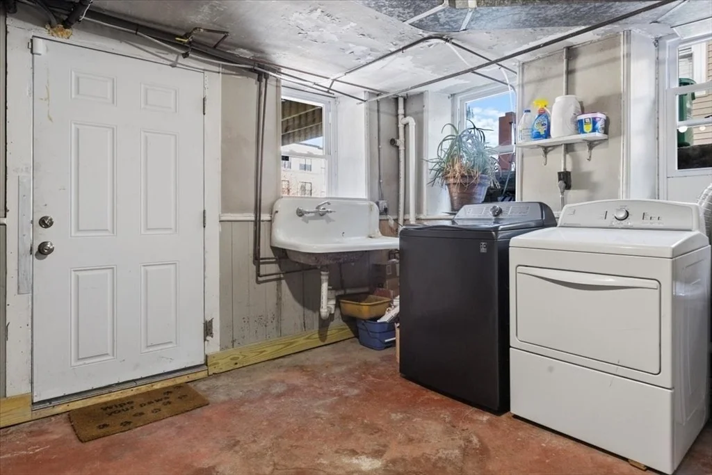 Photo of 90 Flint St.