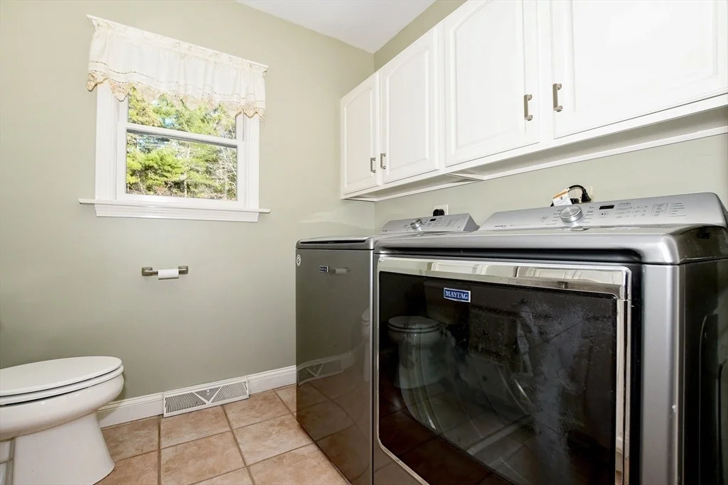 Photo of 850 Main St