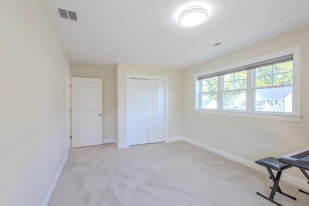 Photo of 26 Iris Ln