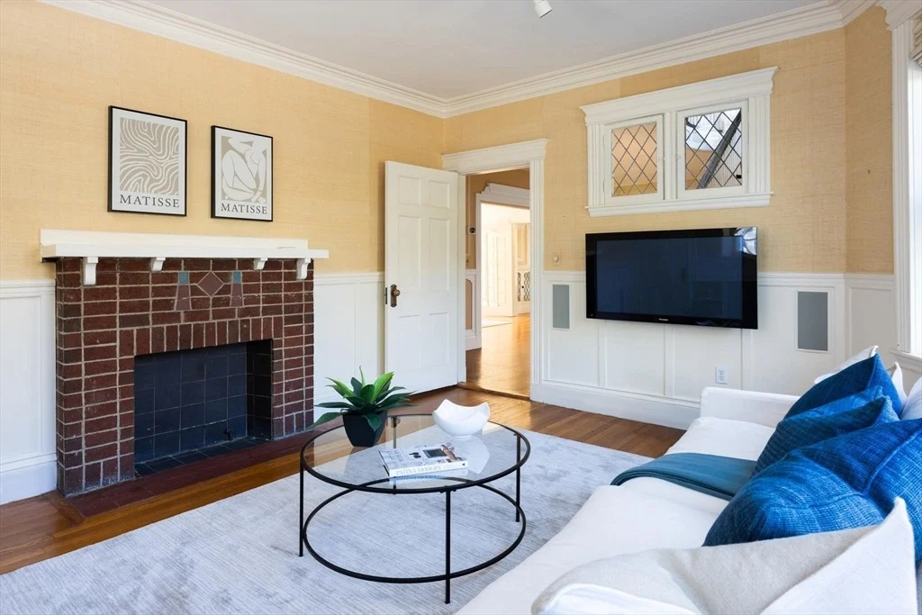 Photo of 87 Crowninshield Rd