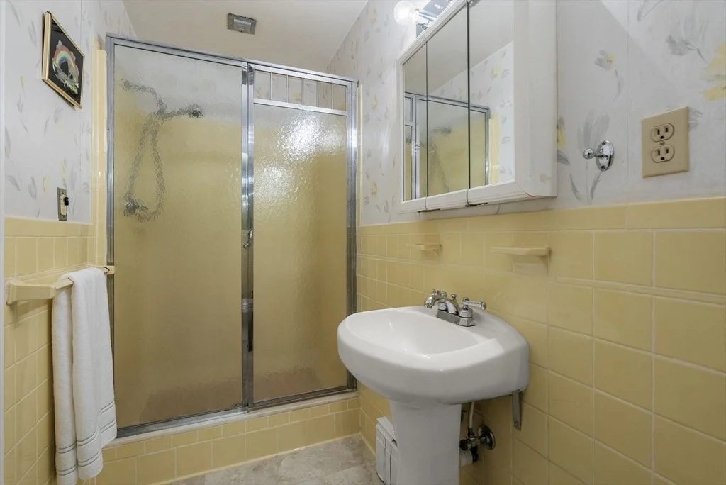 Photo of 11 Highland Cir