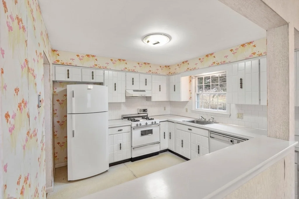 Photo of 2 Simpson Dr