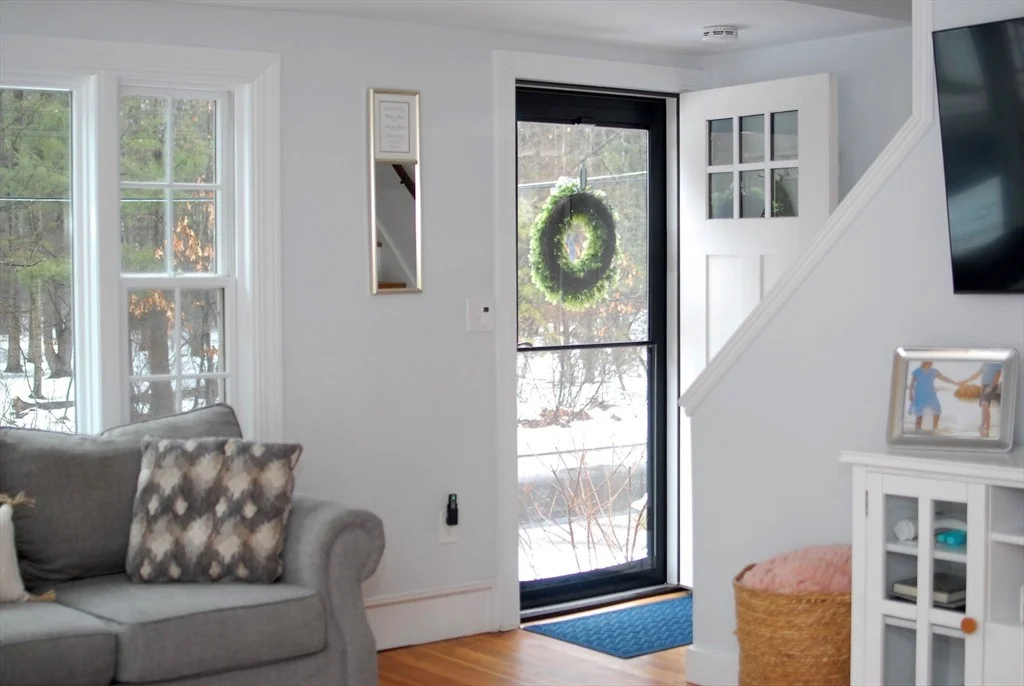 Photo of 35 Robbins Rd
