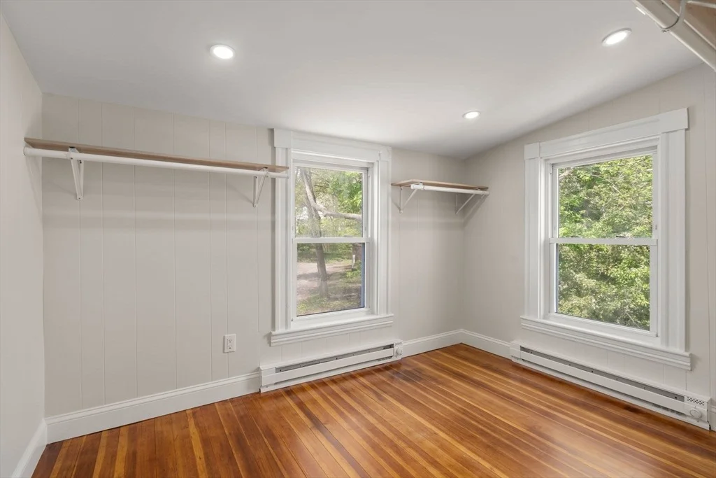 Photo of 1360 Great Plain Ave