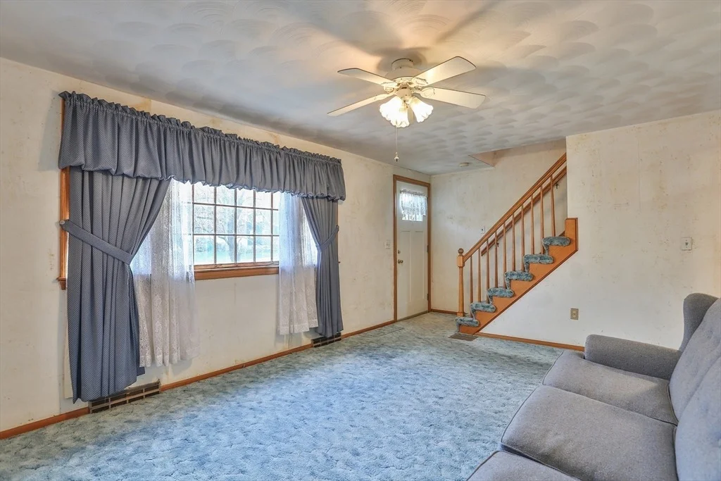 Photo of 13 Collins Dr