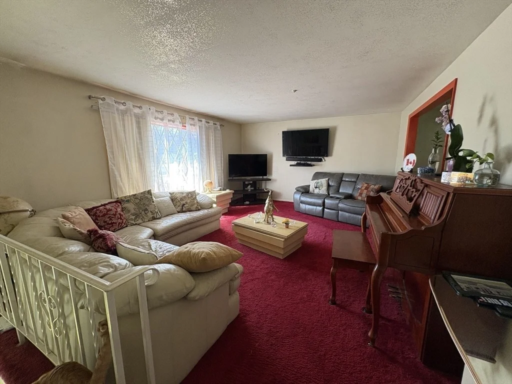 Photo of 9 Fernandez Cir