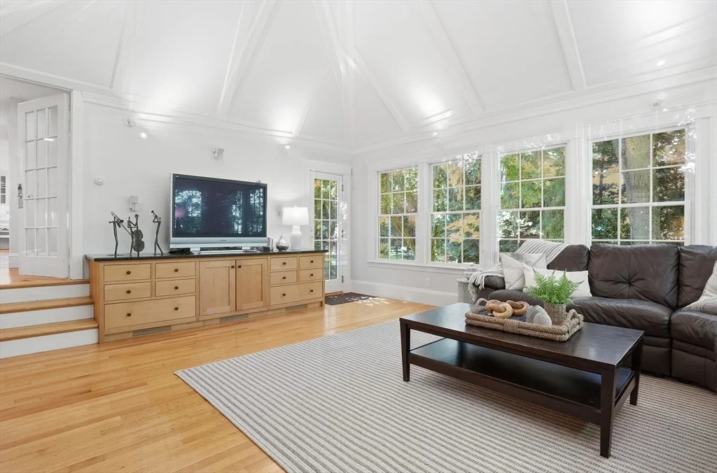 Photo of 42 Crescent Rd