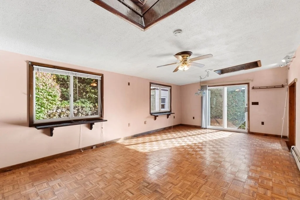 Photo of 33 Springdale Ave