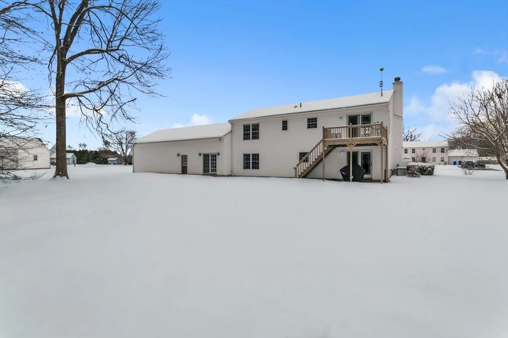 Photo of 11 Crystal Dr