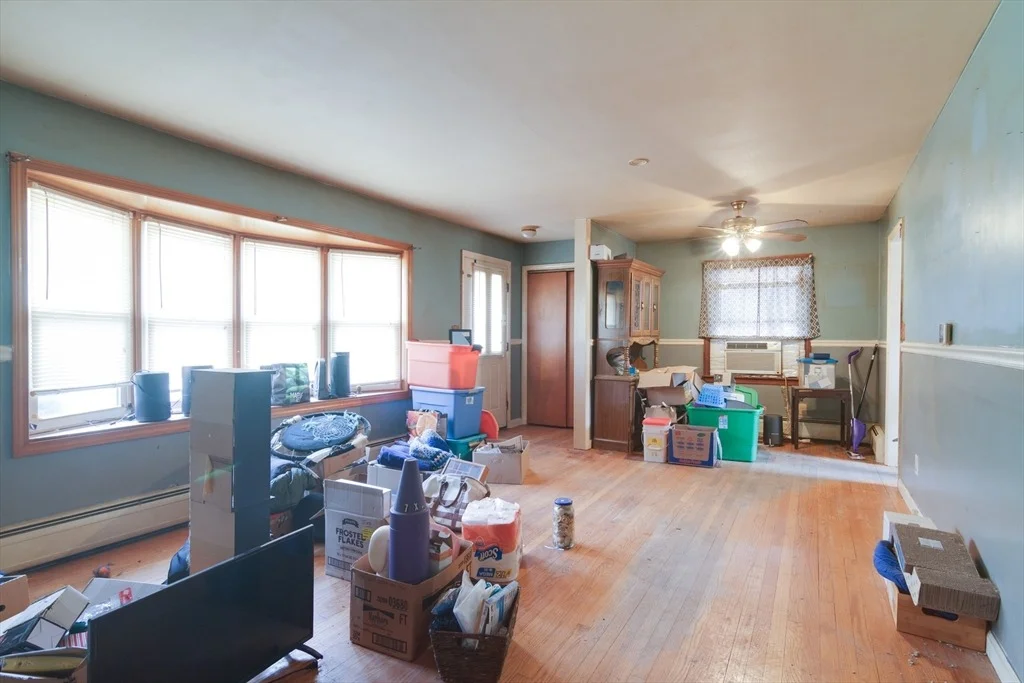 Photo of 1030 Main St