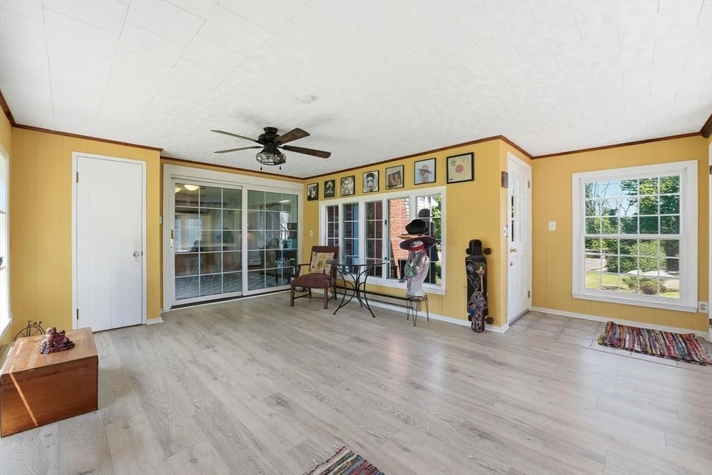 Photo of 375 River Rd