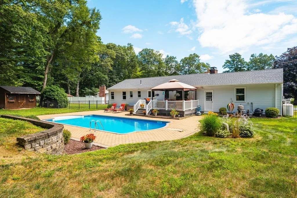 Photo of 6 Russell Ln