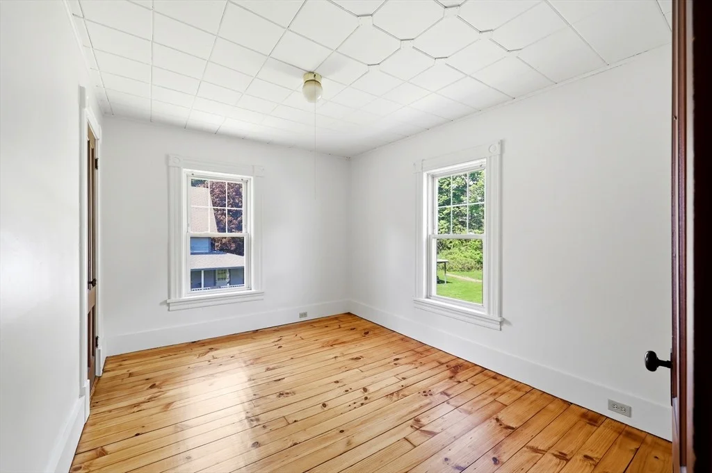 Photo of 97 Shelburne Road