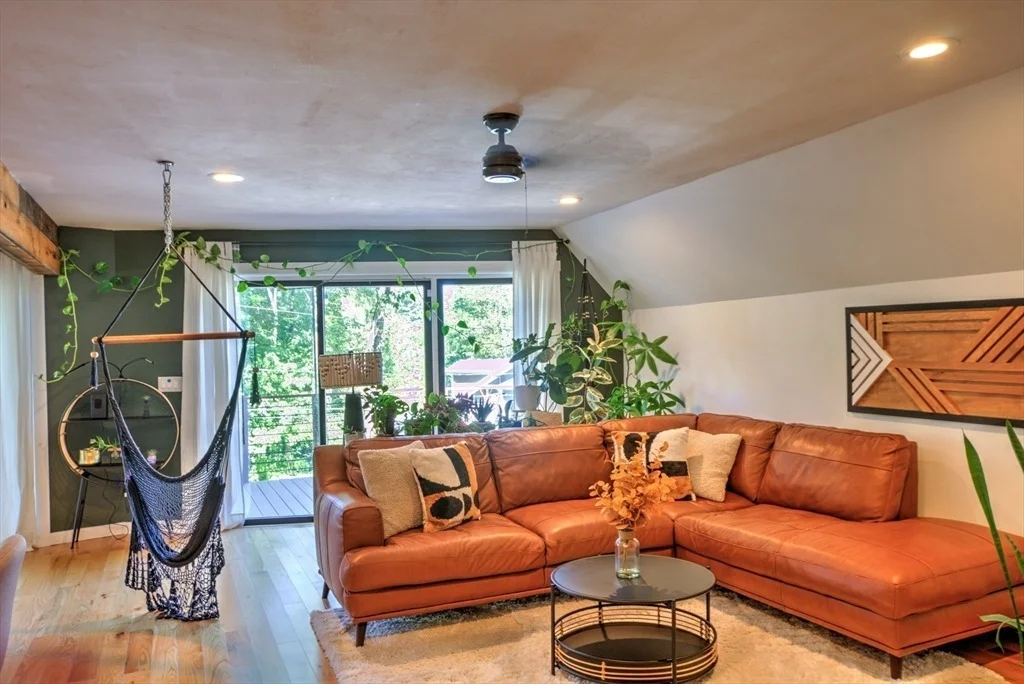 Photo of 8 Sandy Beach Rd