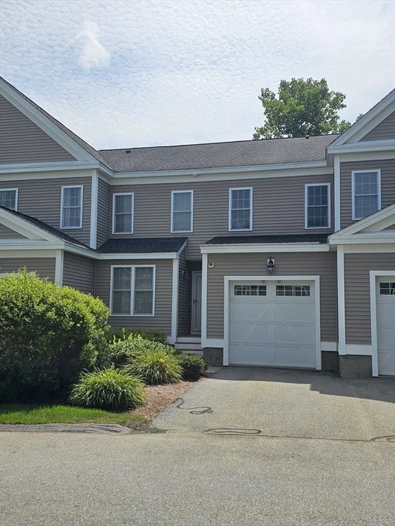 Photo of Unit B at 45 Longview Circle