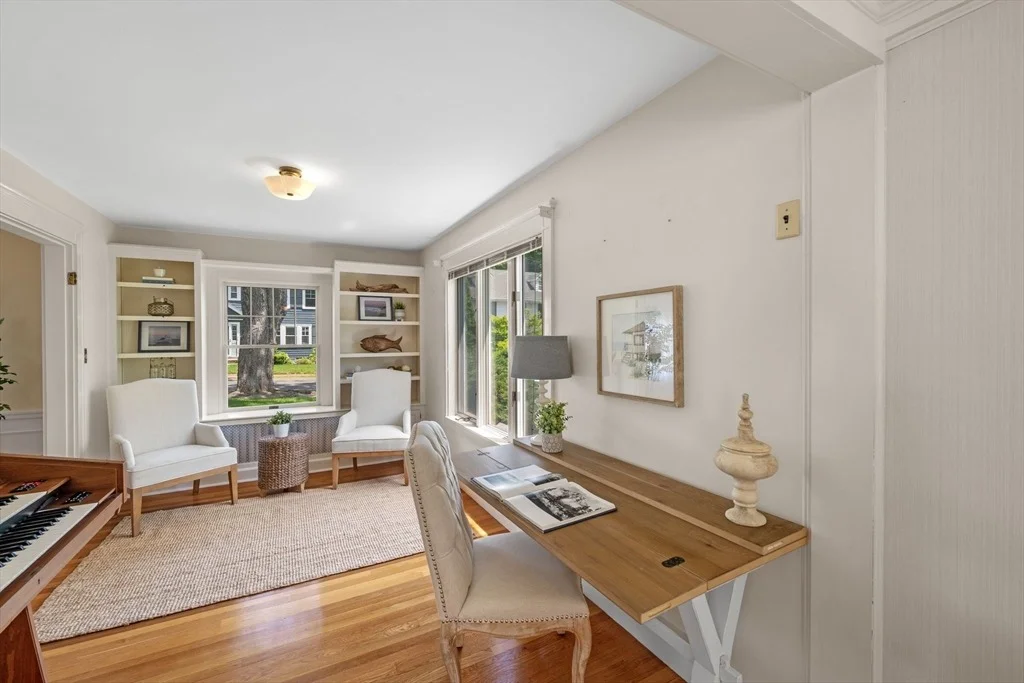 Photo of 10 Charlotte Road