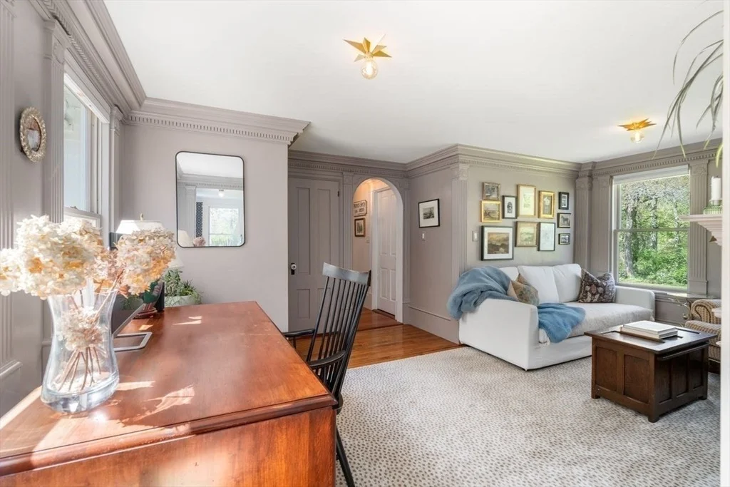 Photo of 979 Summer Street