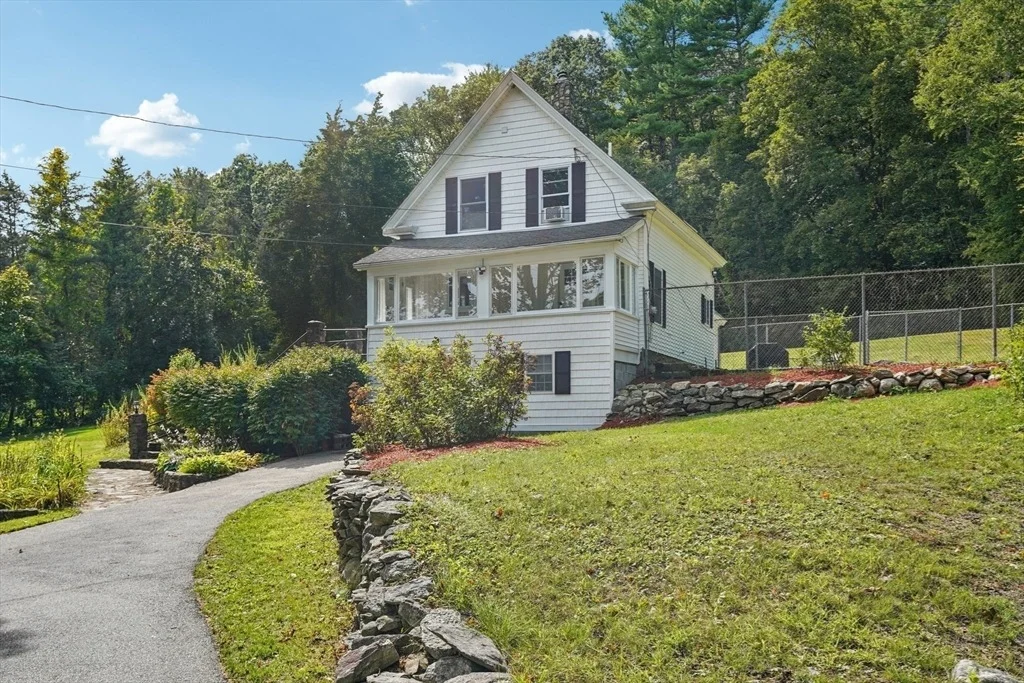 Photo of 44 Richardson Corner Rd