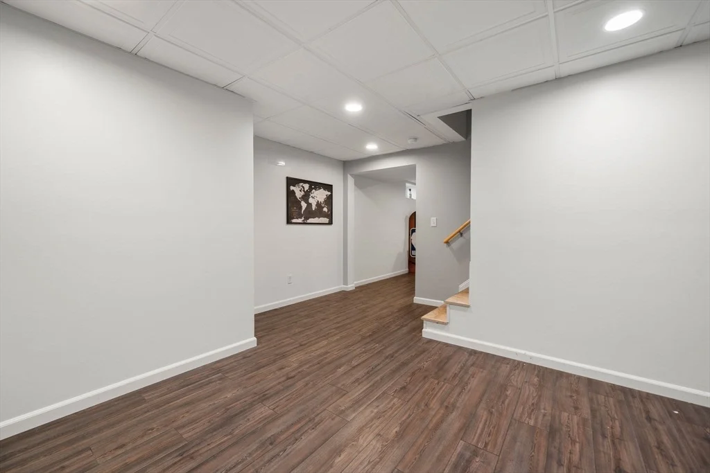 Photo of 24 Lynn Dr