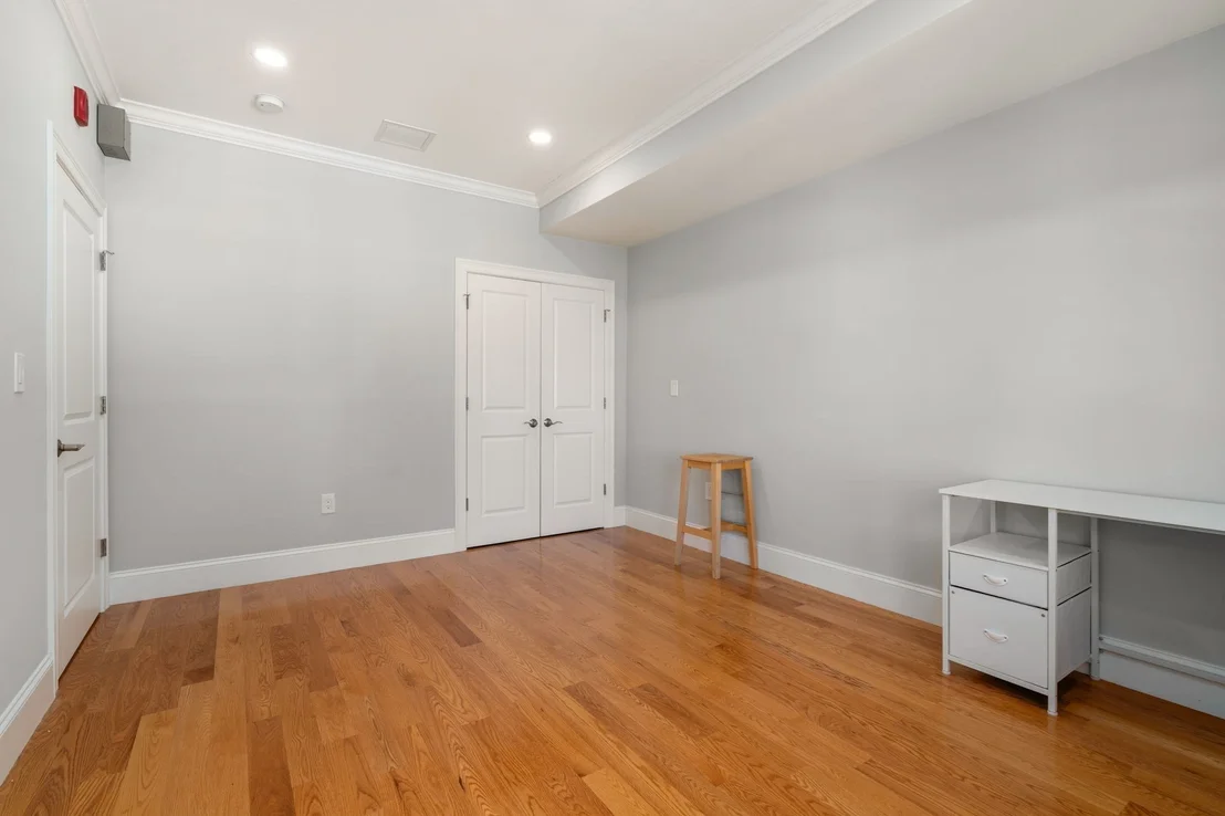 Photo of Unit E at 140 Main St