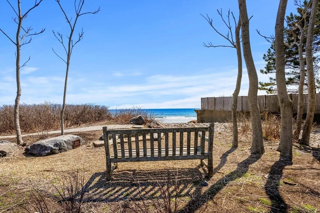 Photo of 15 Preston Beach Rd