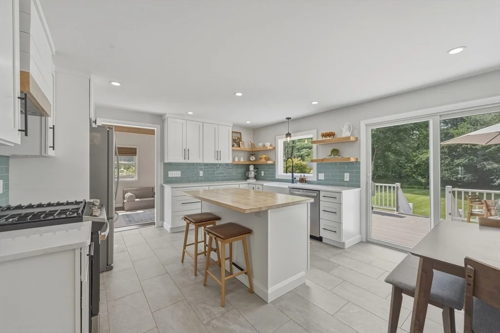 Photo of 148 Lost Lake Dr