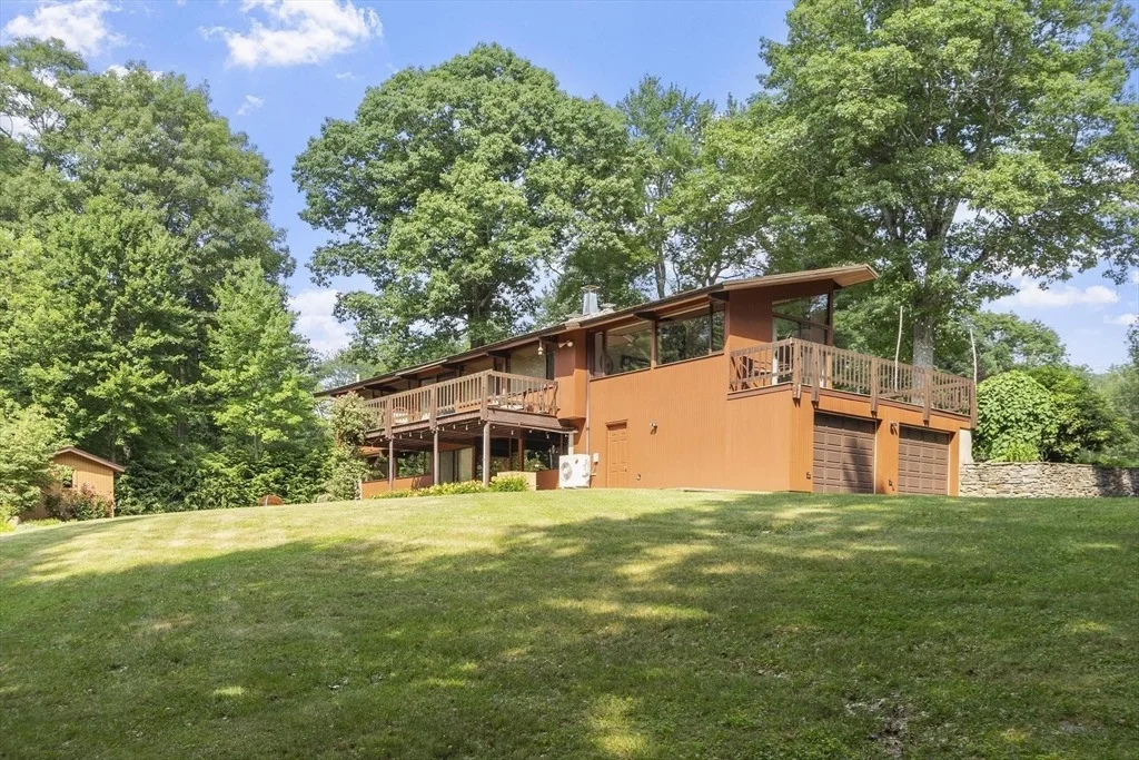 Photo of 64 Woodside Rd
