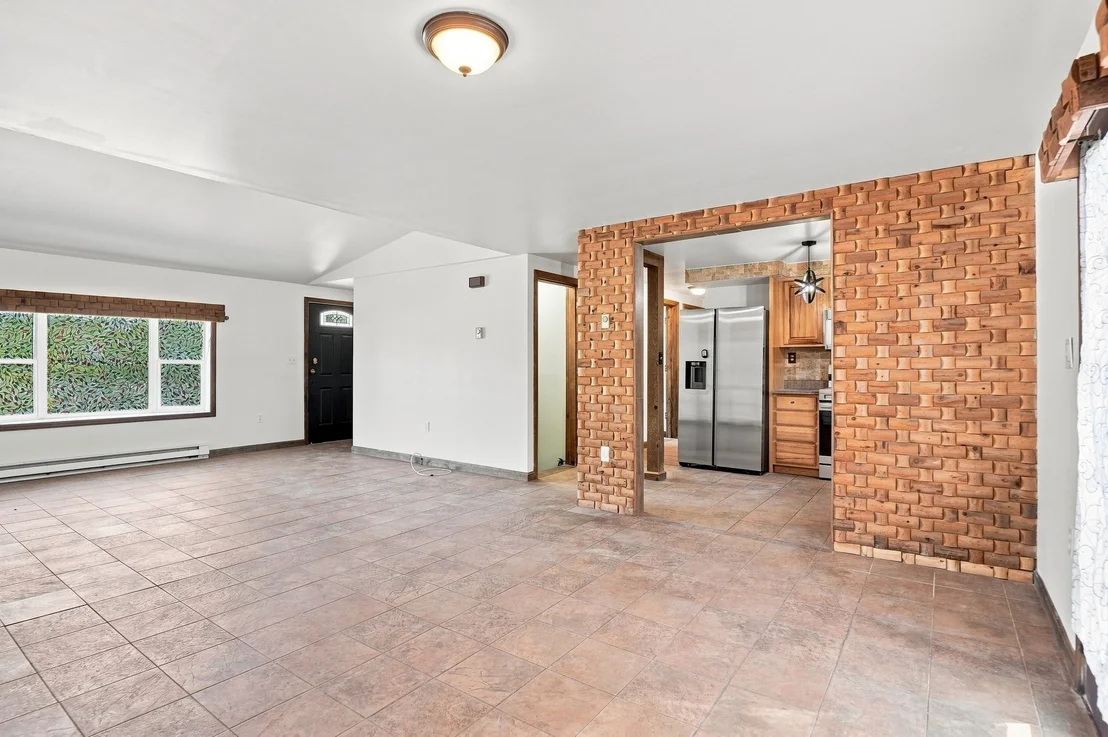 Photo of 65 Paris Avenue