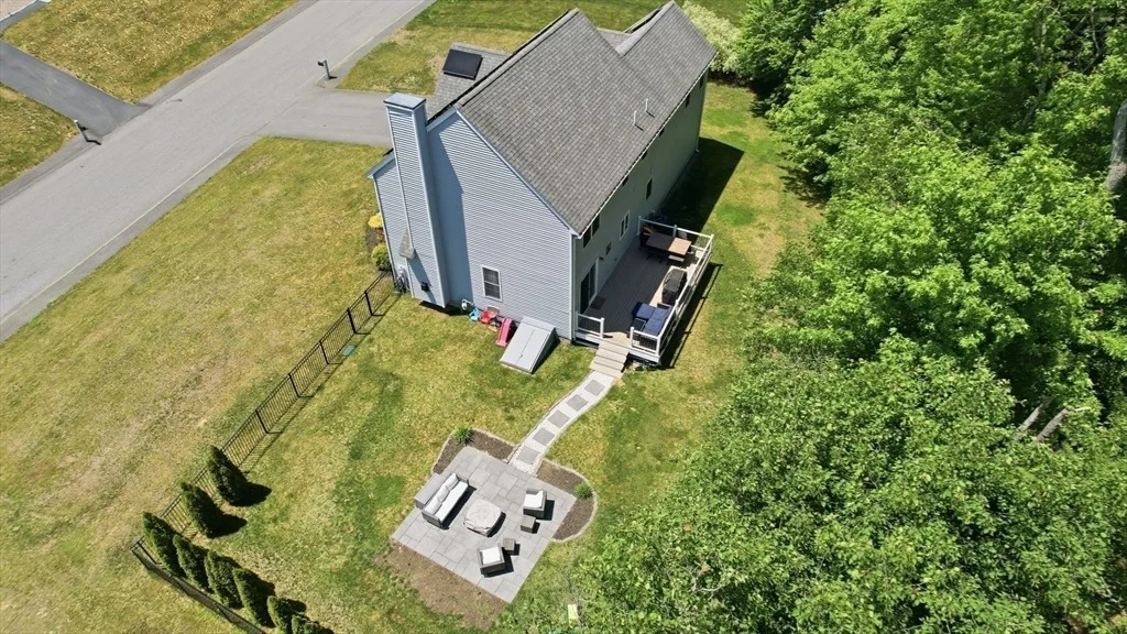 Photo of 37 Hemlock Dr