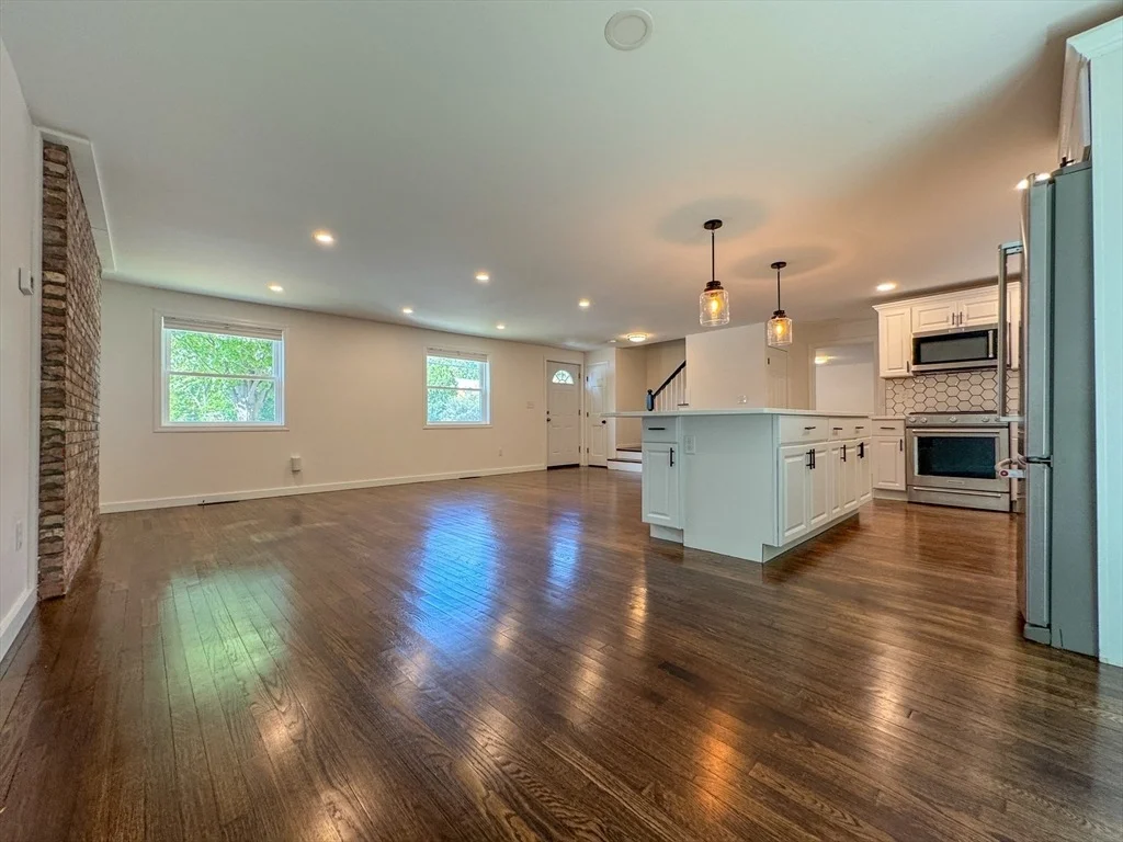Photo of 282 Pleasant St