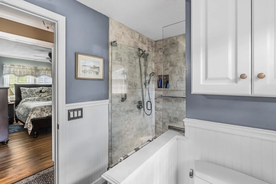 Photo of 207 Loudville Road