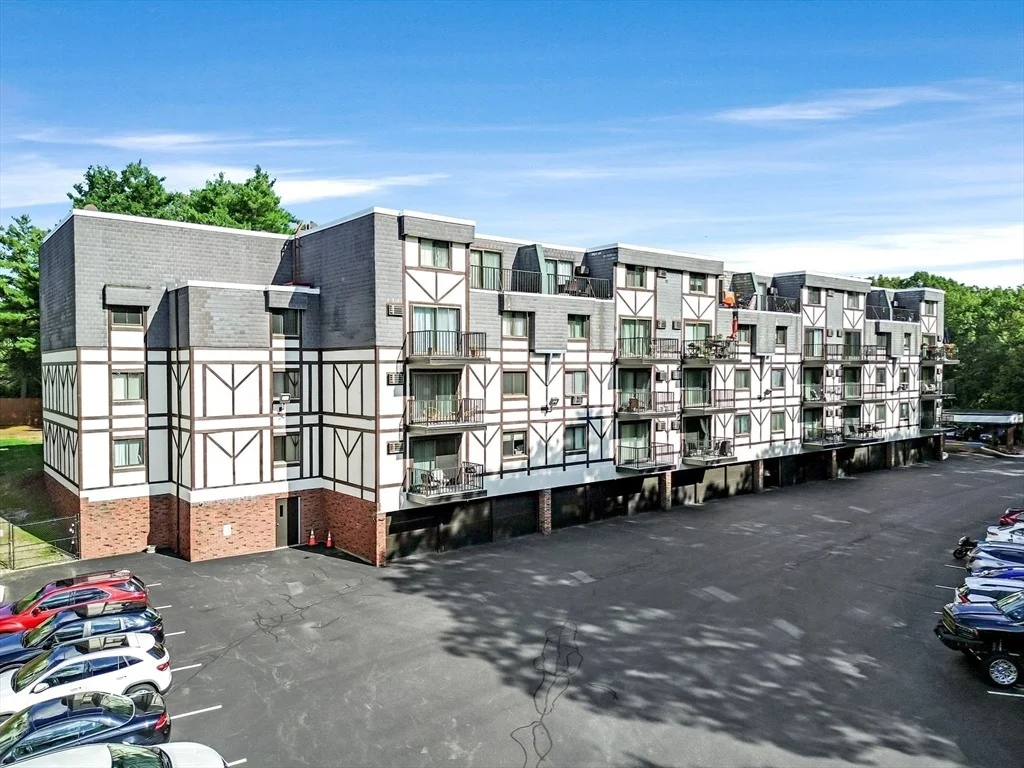 Photo of Unit 302 at 9 Broadway