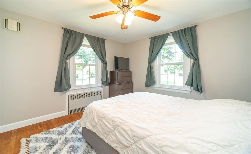 Photo of 55 Gillette Cir