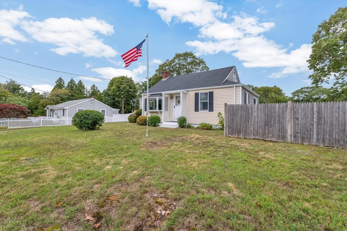 Photo of 7 Queens Bay Ln