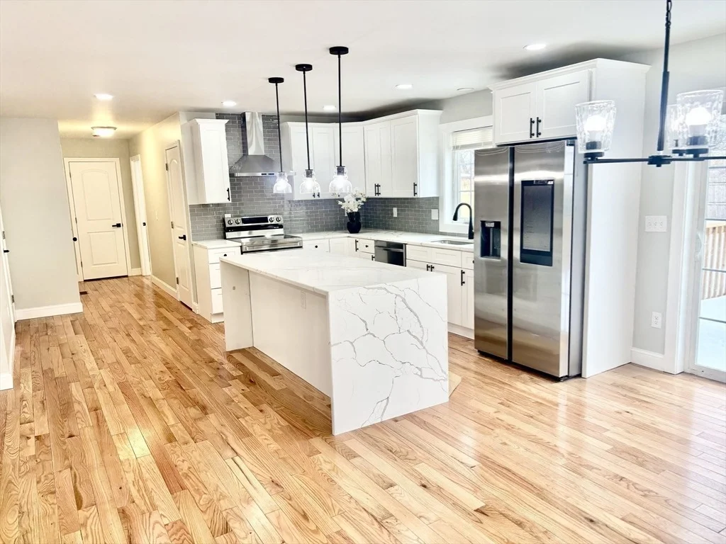 Photo of 106 Almira