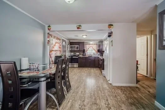 Photo of 132 Croyden Ter