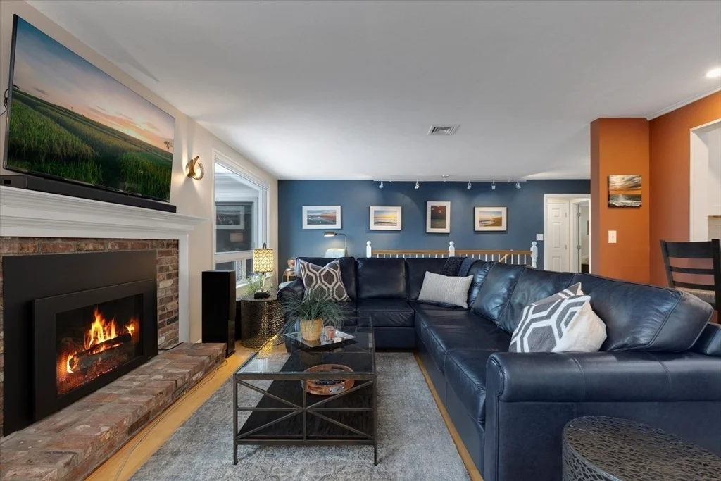 Photo of 87 N Pond Dr