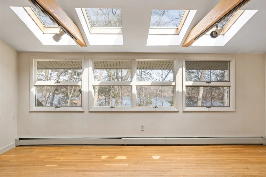 Photo of 88 Lakeview Rd