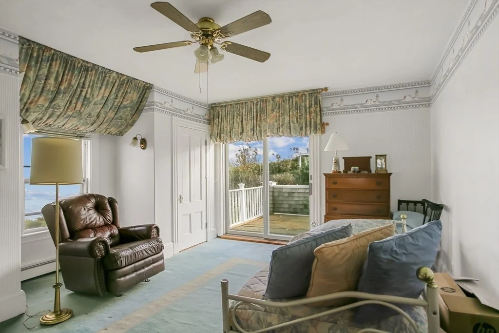 Photo of 48 Holbrook Ave