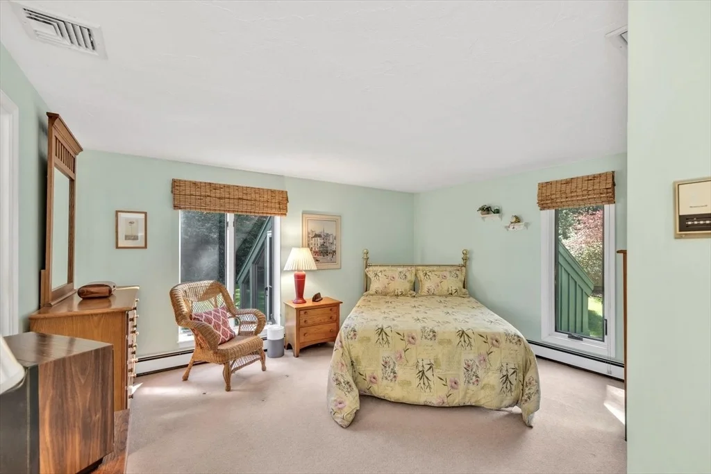 Photo of 17 Thatcher Holway Road