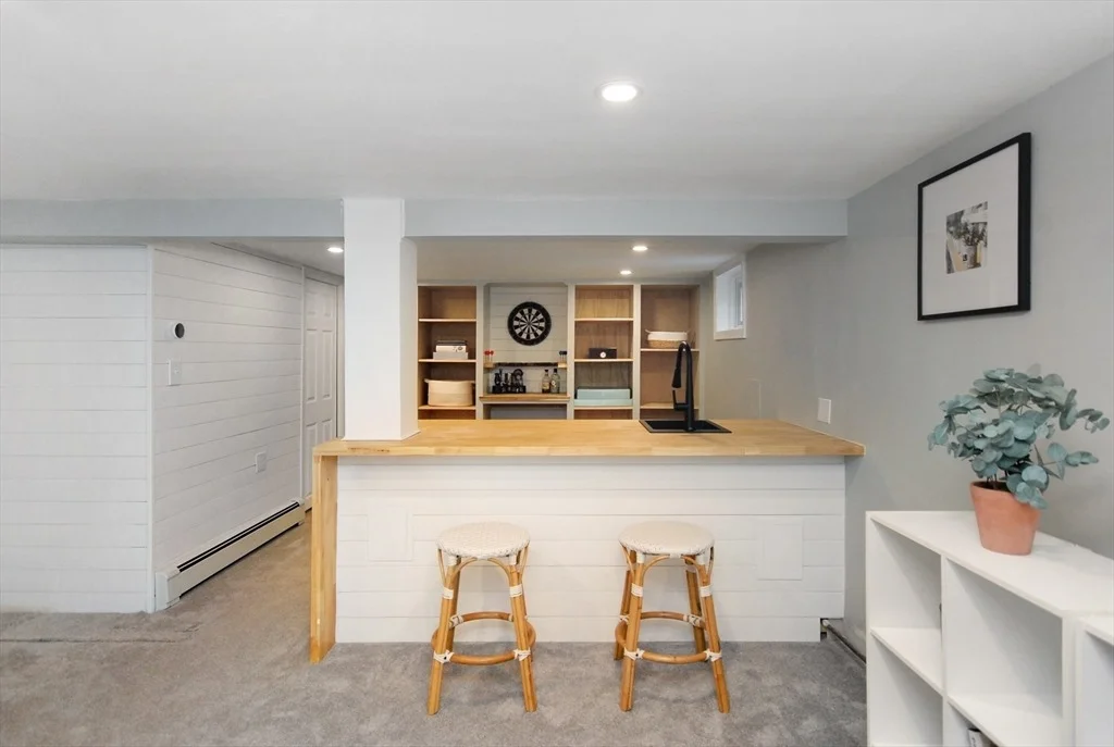 Photo of 35 Robbins Rd