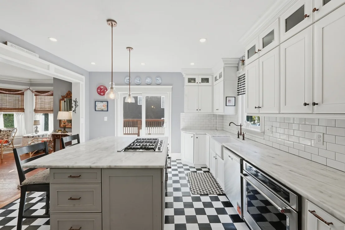 Photo of 165 Holden St