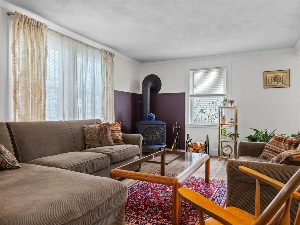 Photo of 6 Newcroft Cir