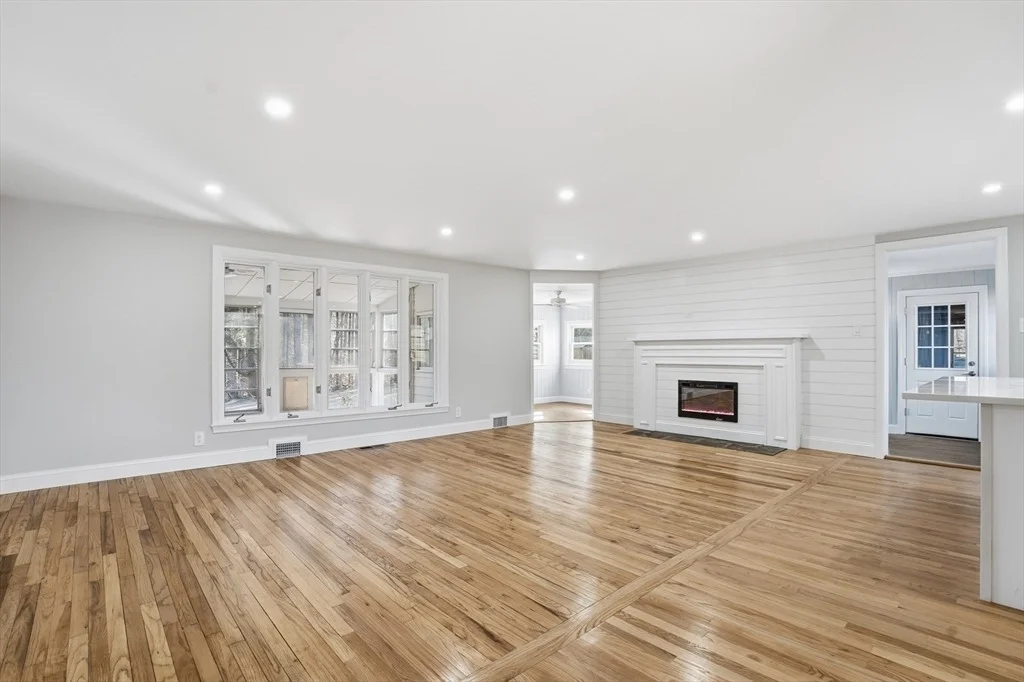 Photo of 76 Beaver Brook Road