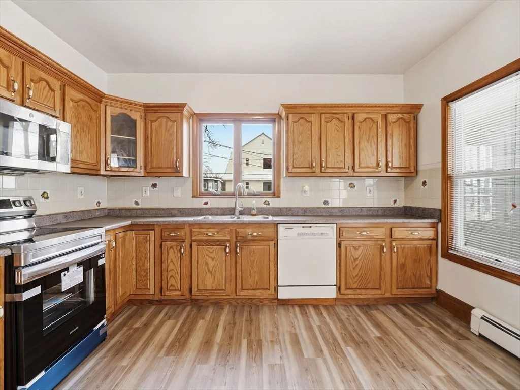 Photo of 10 Almont Ave