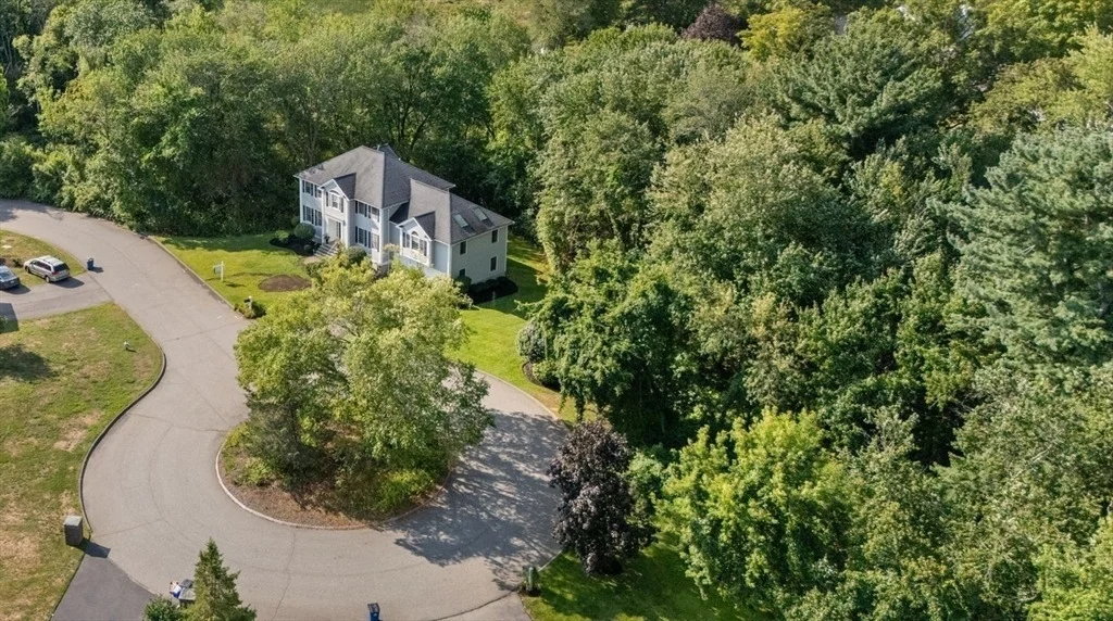 Photo of 4 Green Meadow Dr