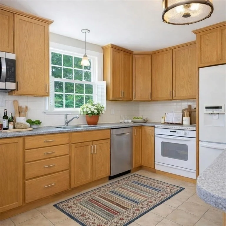 Photo of 4 Meadow Ln