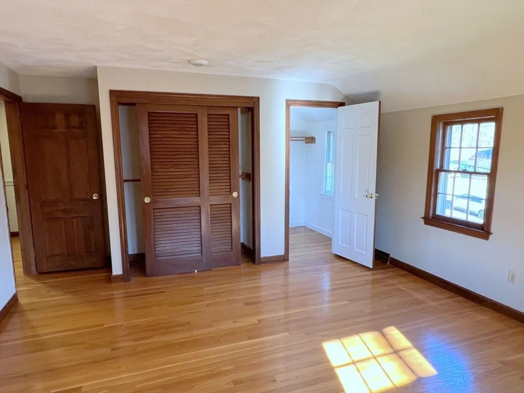 Photo of 43 Abbott Ln
