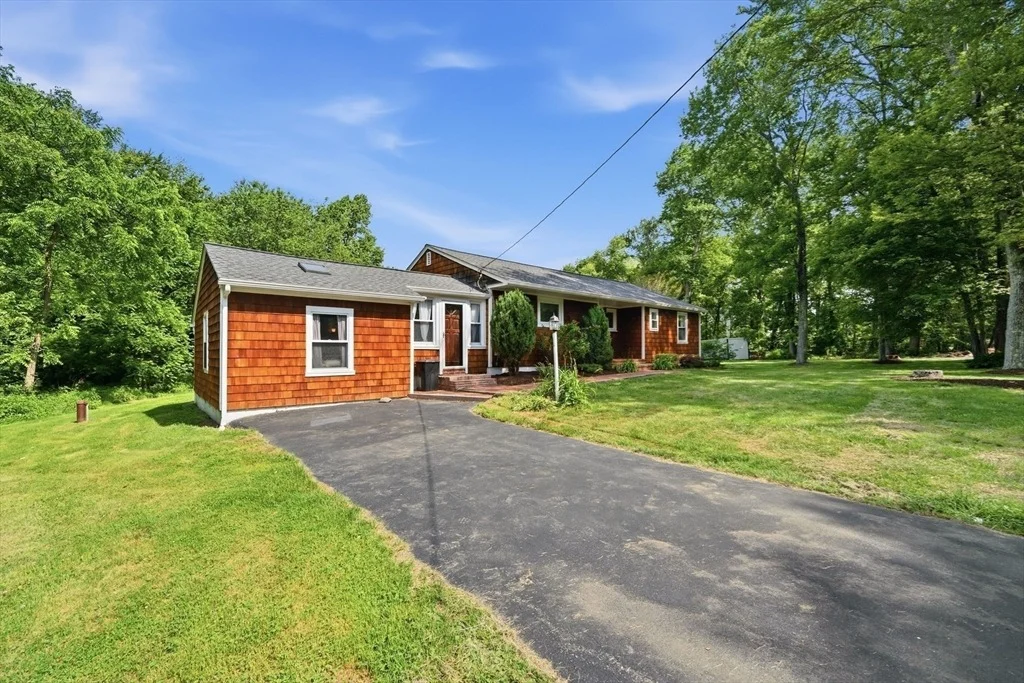 Photo of 126 Putnam Hill Rd