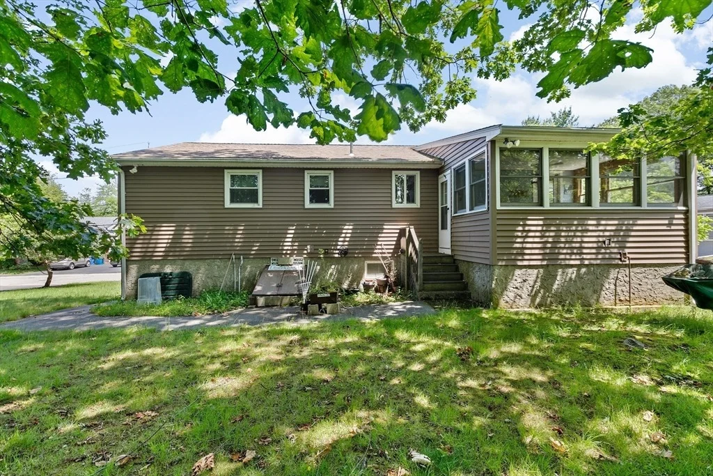 Photo of 16 Niles Rd